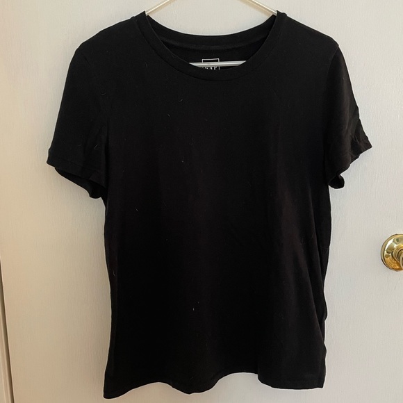 Black Gap Basic T-Shirt - Picture 1 of 3
